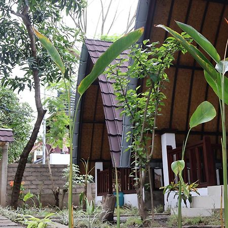 Rumah Gemala Гили-Эйр Экстерьер фото